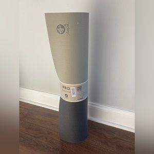 Pro balance Manduka yoga mat